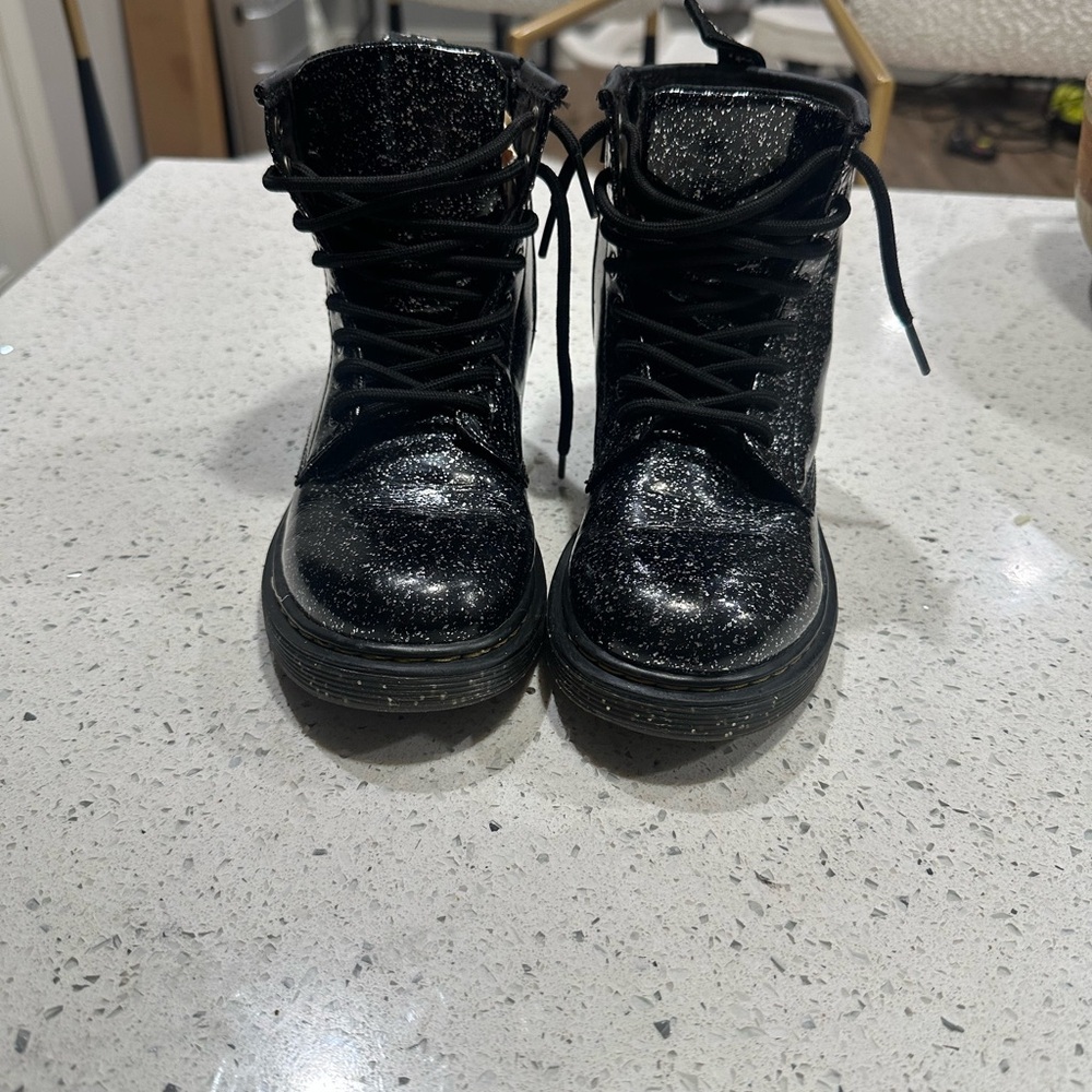 Dr. Martens Sparkling Black kids Boots US size 2